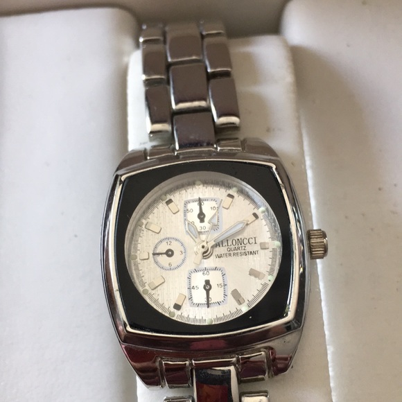 Two watch set - Picture 2 of 5